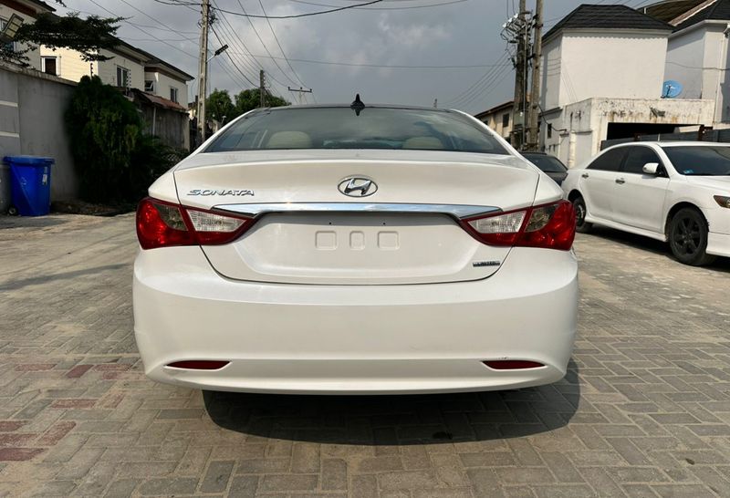 Thumbnail 8 of 2012 Hyundai Sonata limited